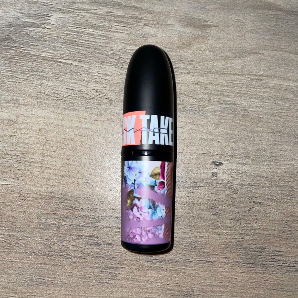 MAC RUBY WOO LIPSTICK NEW - Picture 7 of 8